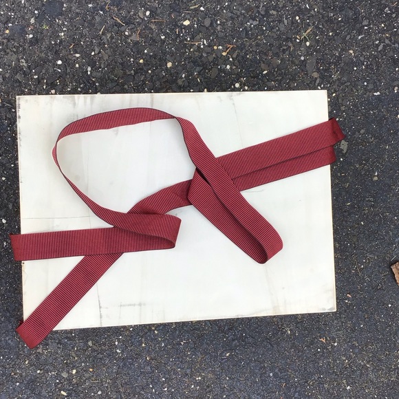 Red pinstriped wrap belt OS long - Picture 2 of 2